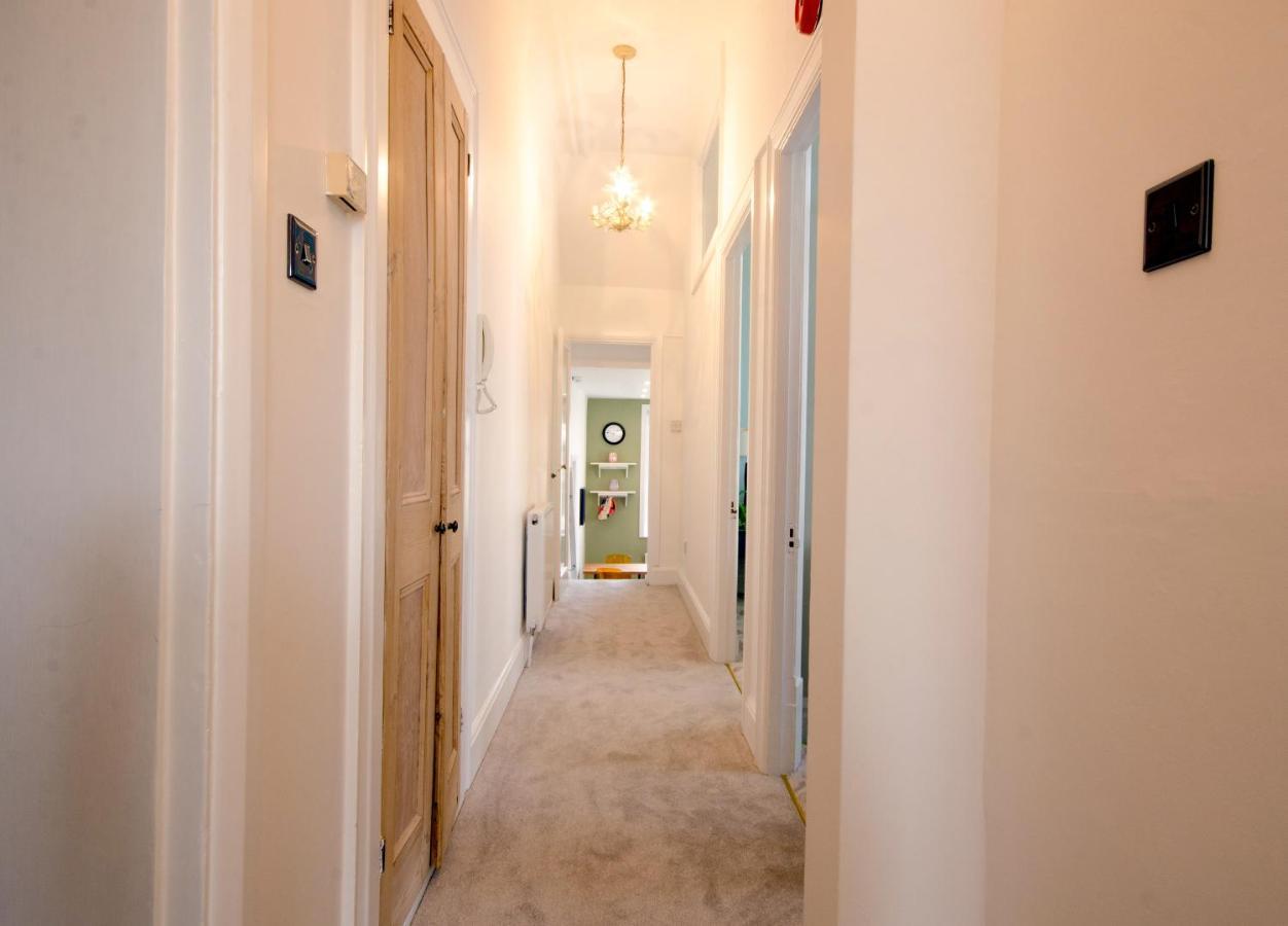 Seaview Mansion Apartment - Central Hove With Parking Экстерьер фото